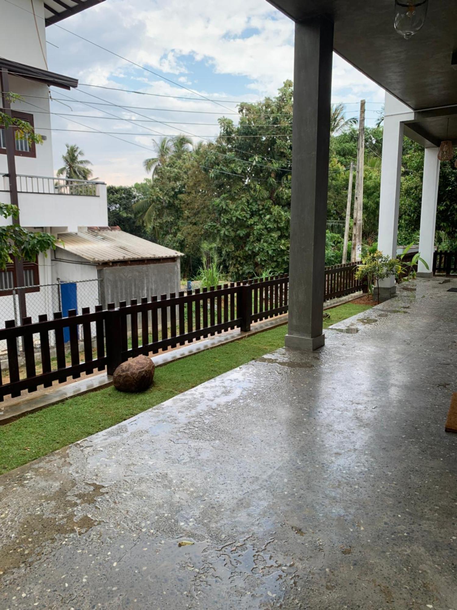 Thaproo Bay Hiriketiya Bed & Breakfast Dickwella Exterior photo