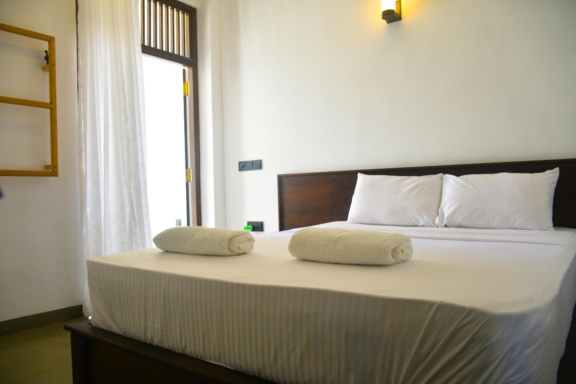 Thaproo Bay Hiriketiya Bed & Breakfast Dickwella Exterior photo